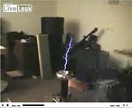 RF Cafe Cool Video - Tesla coil being used as a guitar amp
